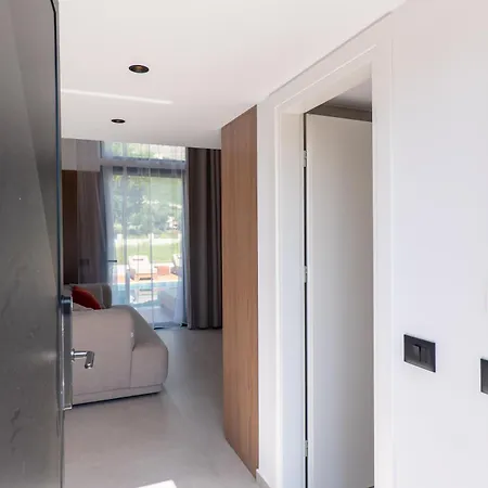 ゲストハウス Maessa Suites ボルシュ