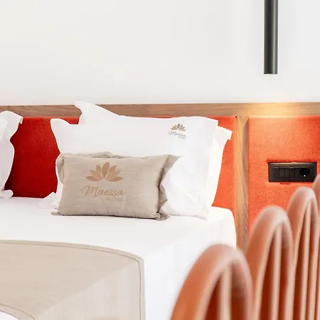 Maessa Suites ゲストハウス ボルシュ