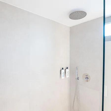 Maessa Suites *