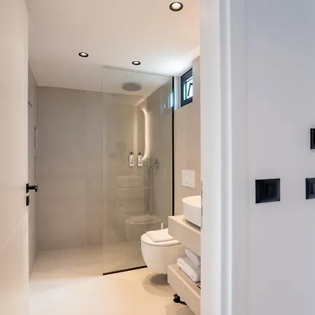 Maessa Suites * ボルシュ