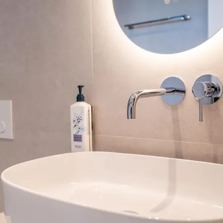 Maessa Suites ゲストハウス *